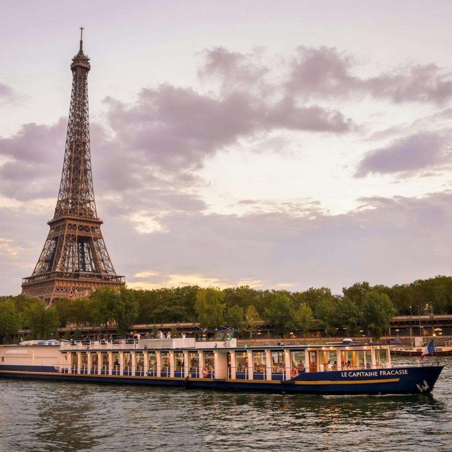 Du thuyền ăn tối trên Sông Seine của Bateaux Mouches