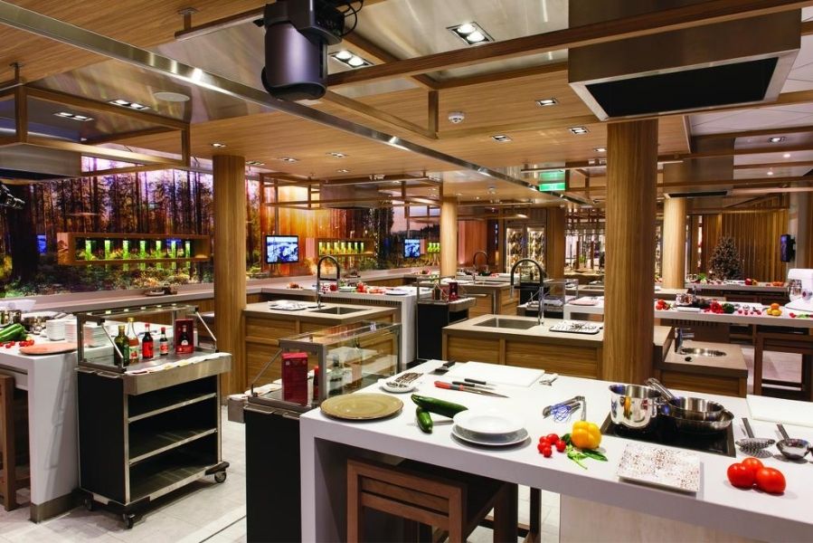 Phòng dạy nấu ăn ngay trên du thuyền Costa Fascinosa